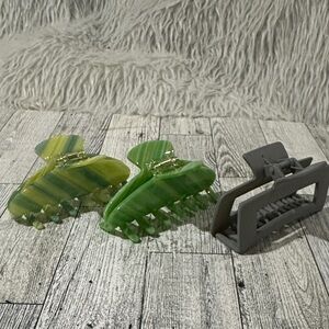 Anthropologie Green and Gray Hair Claw Clips Set
